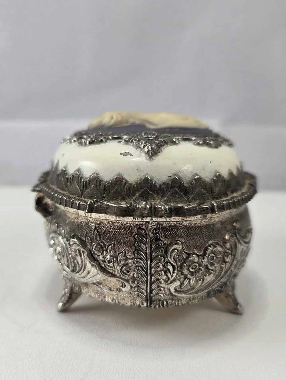 Vintage 70s Cameo Sankyo Music Trinket Box 